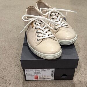 Ecco Vanilla Metallic Leather Casual Shoes
